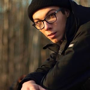 Meet your Posher, Maxime